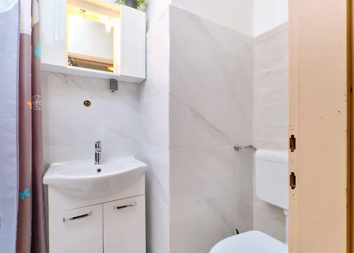 아파트 Mit Terrasse By Interhome