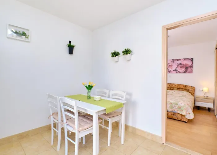 Apartment Mit Terrasse By Interhome