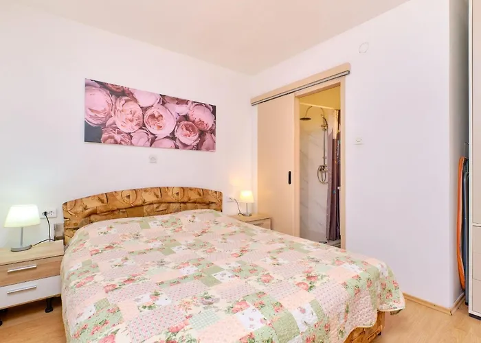 Mit Terrasse By Interhome Apartment Mali Losinj